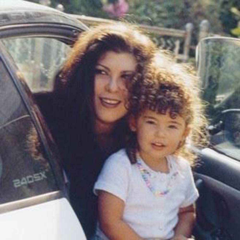 Meet your Posher, Cynthia